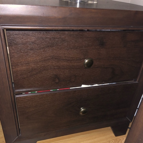 Bedroom set - Picture 4 of 4